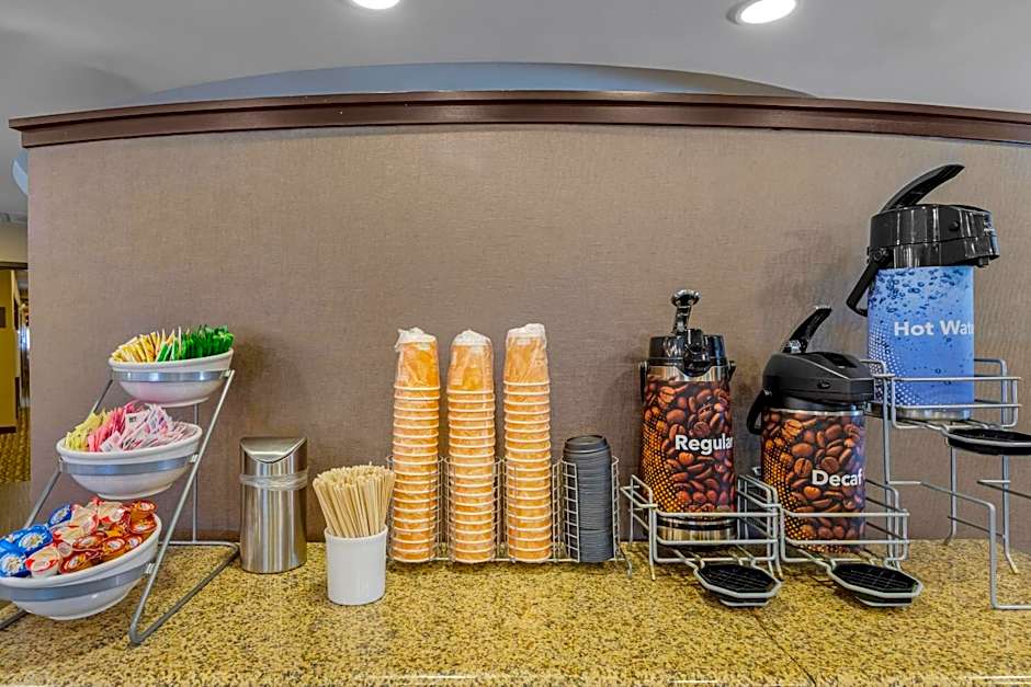 Comfort Suites Ontario Convention Center