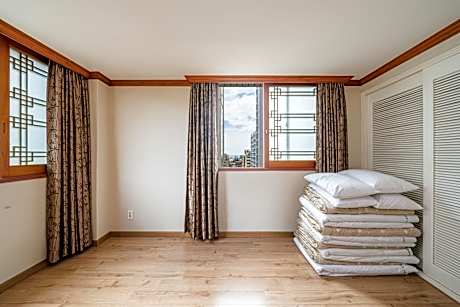 Korean-Style Ondol Room