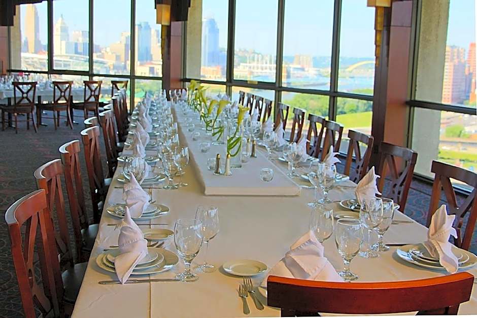 Radisson Hotel Cincinnati Riverfront