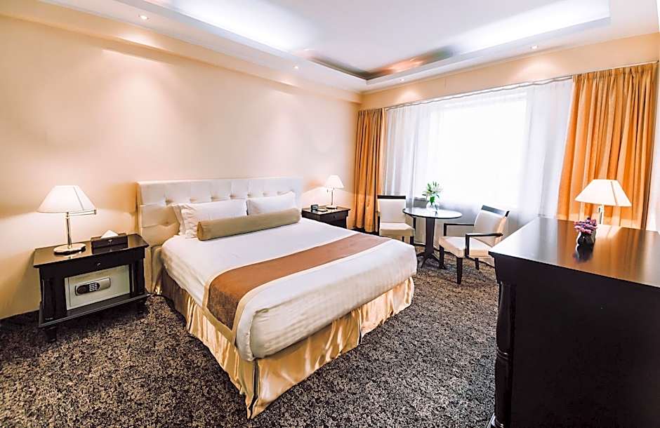 Chinggis Khaan Hotel