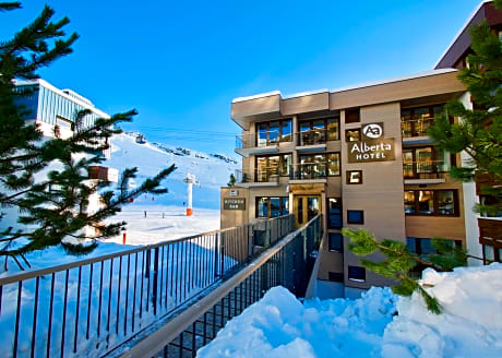 Standard Double or Twin Room with Mountain View