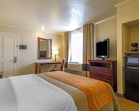 King Room - Accessible/Non-Smoking