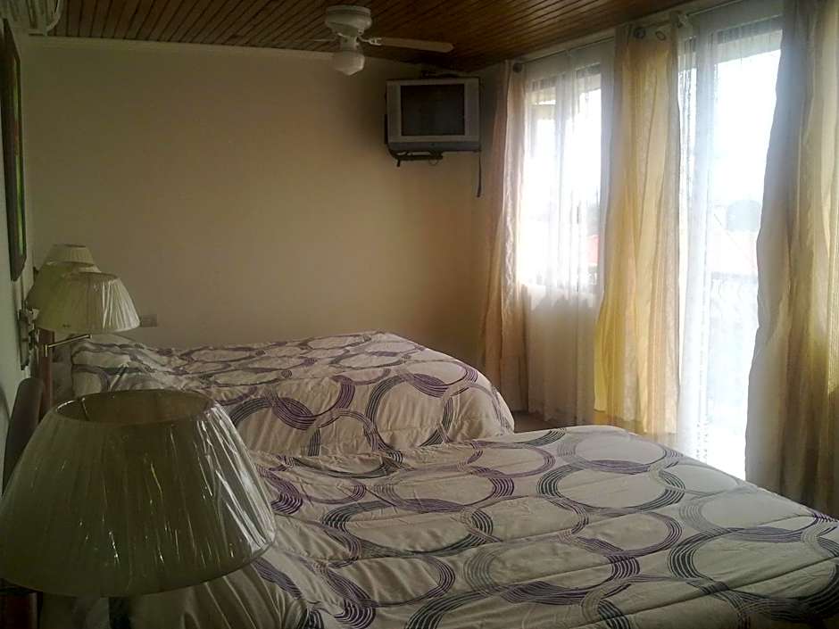 Hotel La Guaria Inn & Suites