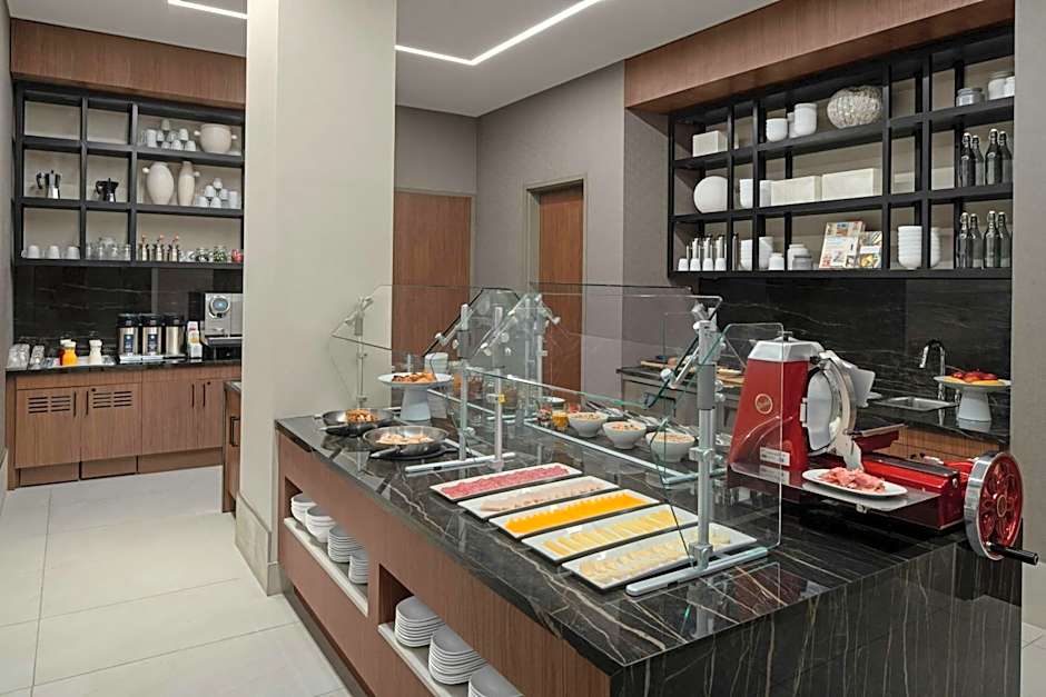 AC Hotel by Marriott Lansing University Area