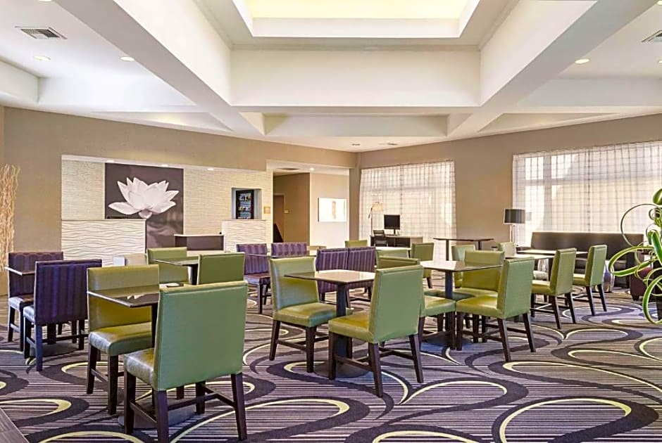 La Quinta Inn & Suites by Wyndham Ontario Airport