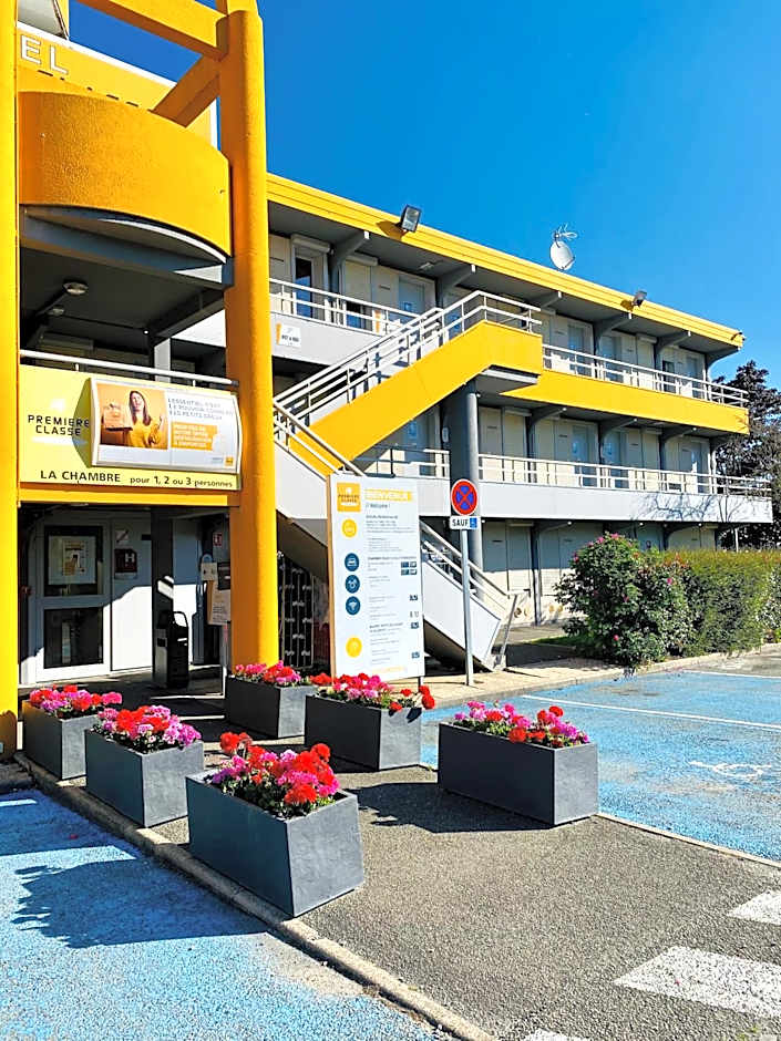 Premiere Classe Saint Quentin En Yvelines - Elancourt