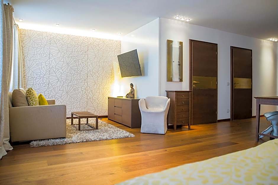 Iris Porsche Hotel & Restaurant