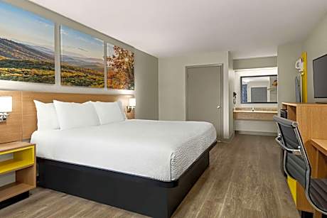 King Room with Mobility Access - Non- Smoking