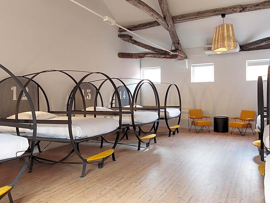 The House of Sandeman - Hostel & Suites