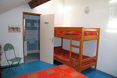 Quadruple Room with Private Bathroom