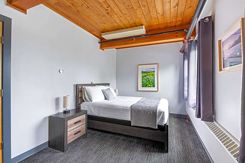 Seward Adventure Lodge