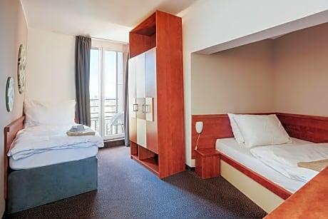Standard Twin Room with Wellness Access
