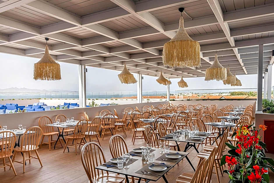 White Olive Marine Aquapark