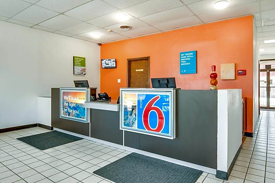 Motel 6-Longview, TX - North