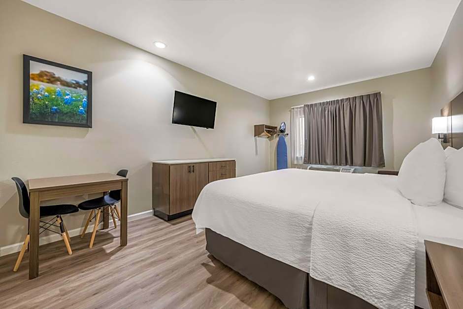 SureStay Studio by Best Western Conroe Downtown