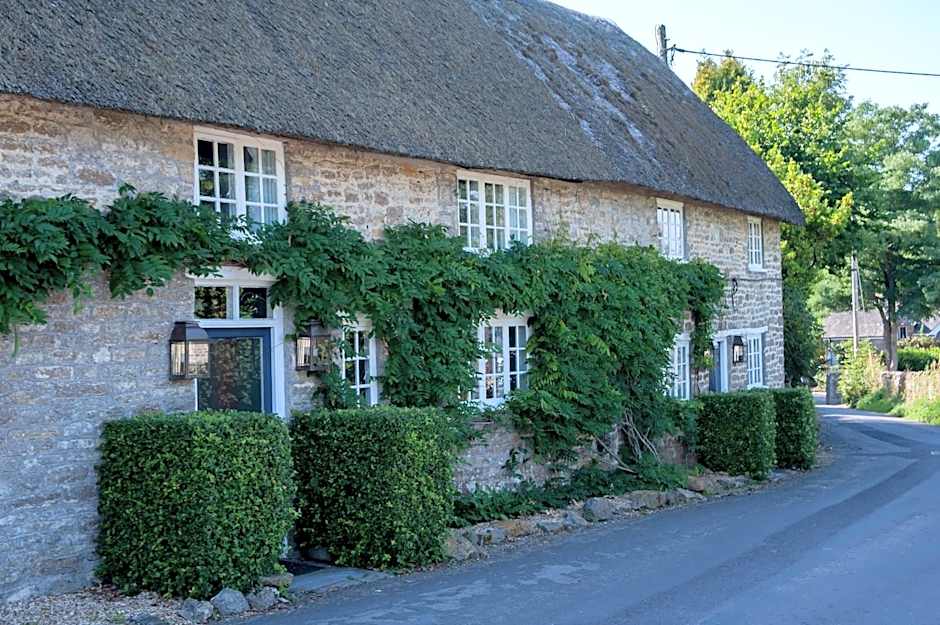 Summer Lodge Country House Hotel