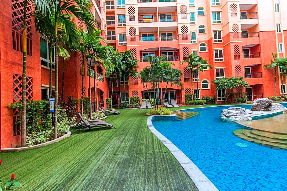 Seven Sea Condo & Water Park Pattaya By the Sea