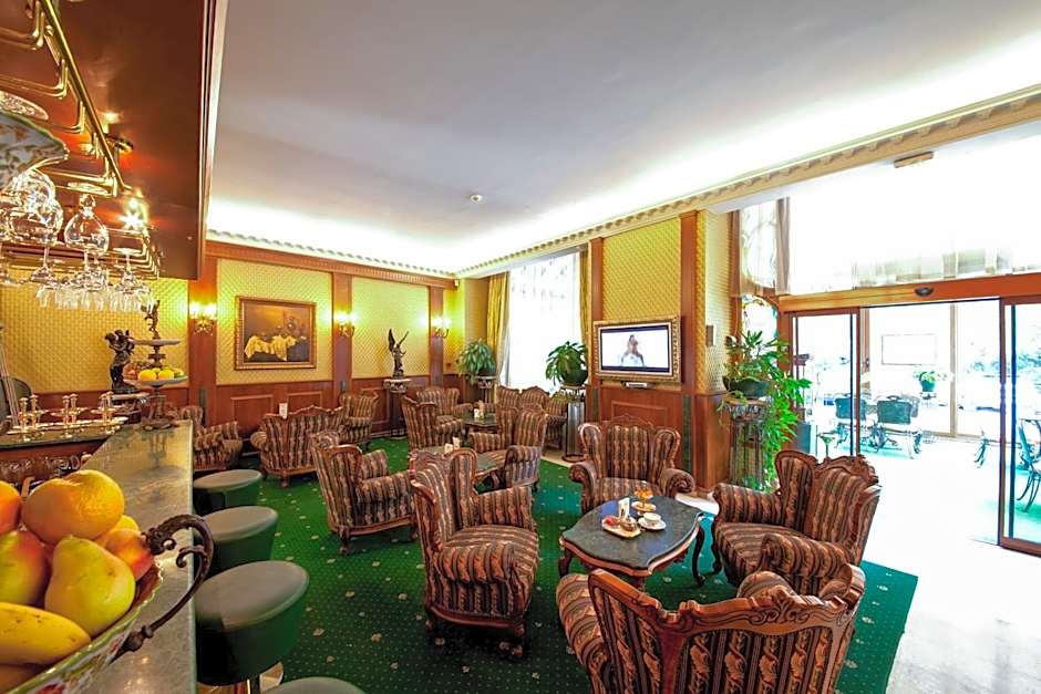 Grand Hotel London