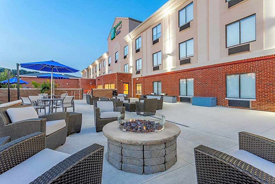 Holiday Inn Express Hotel & Suites Lancaster By IHG