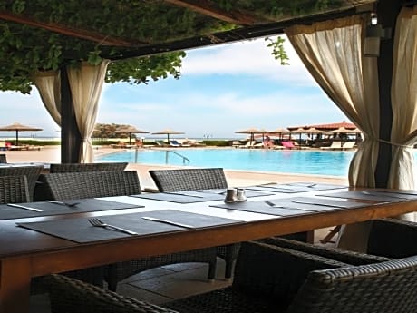 SENSEANA Sea Side Resort & Aquadventure