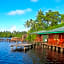 Shiny Lakeside Resort