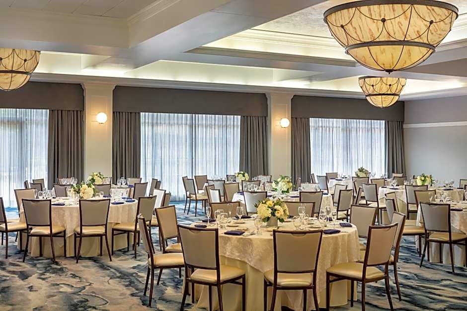 The Four Points by Sheraton Norwood Conference Center