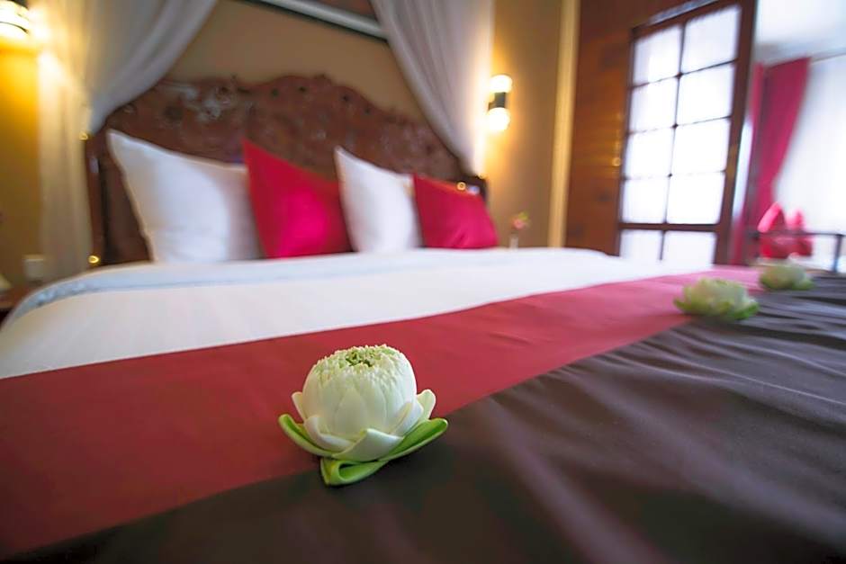 Photo 1 of 10 of 1 King Bed Suite