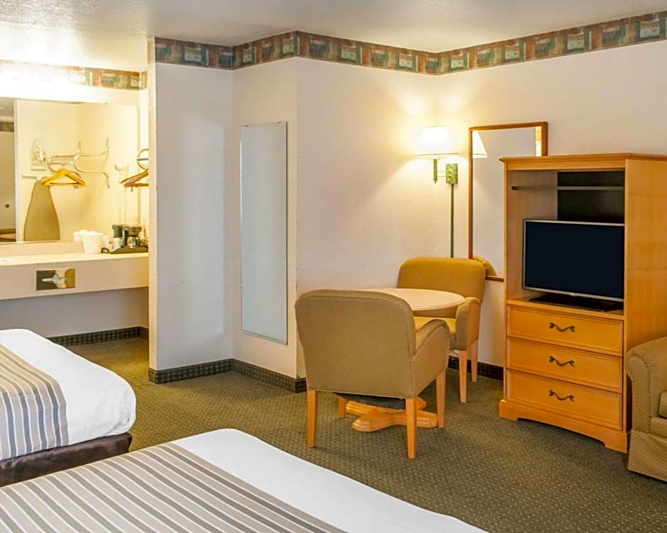 Econo Lodge Lordsburg I-10