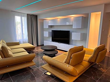 Brit Hotel de Grignan Vichy