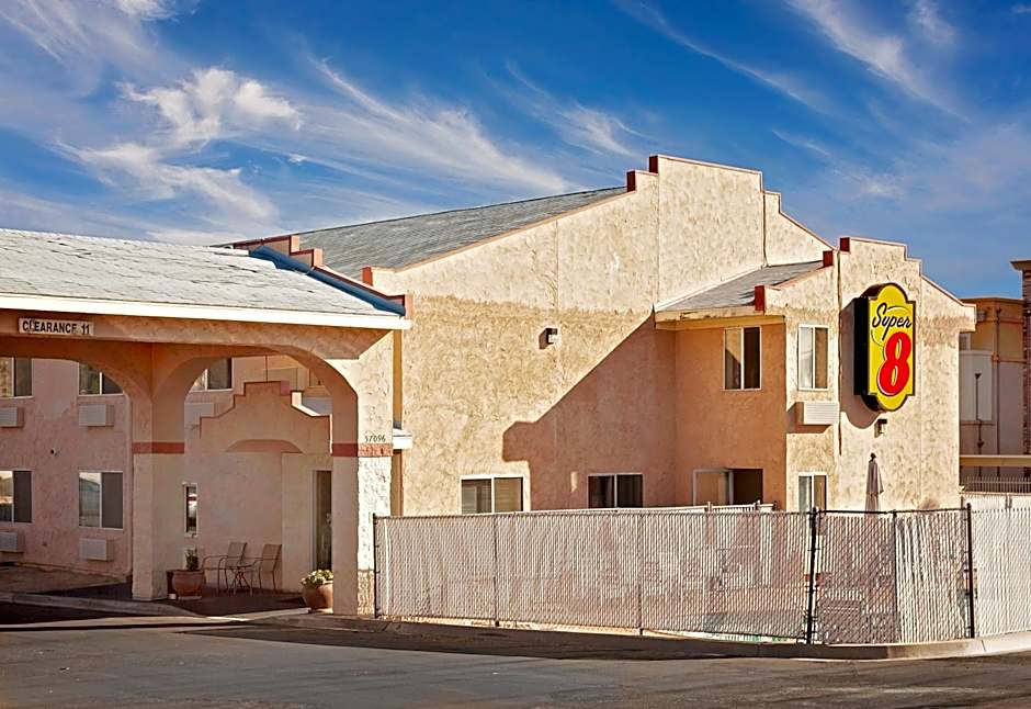 Super 8 by Wyndham Yucca Val/Joshua Tree Nat Pk Area