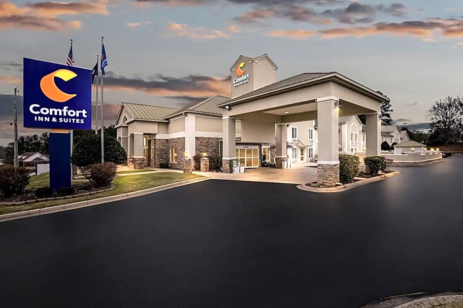 Comfort Inn & Suites Greenwood near University