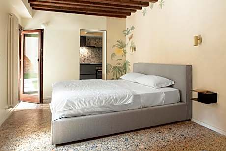 One-Bedroom Apartment with Garden
