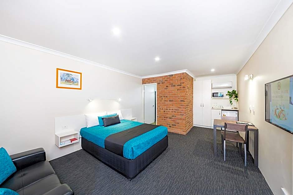 Wondai Colonial Motel & Ivory's Restaurant