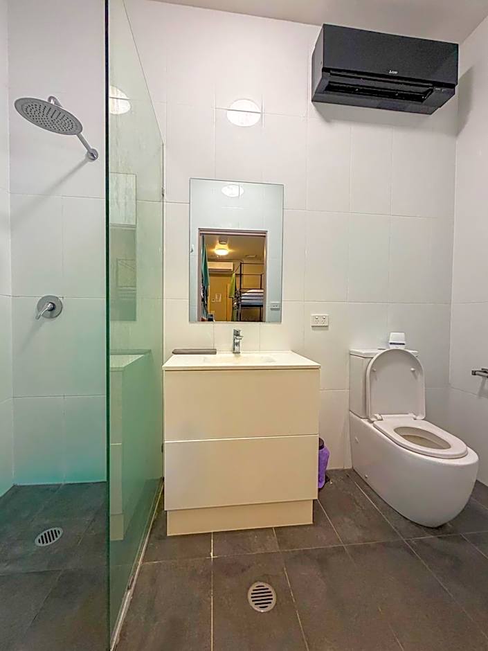 Global Backpackers Youth Hostel