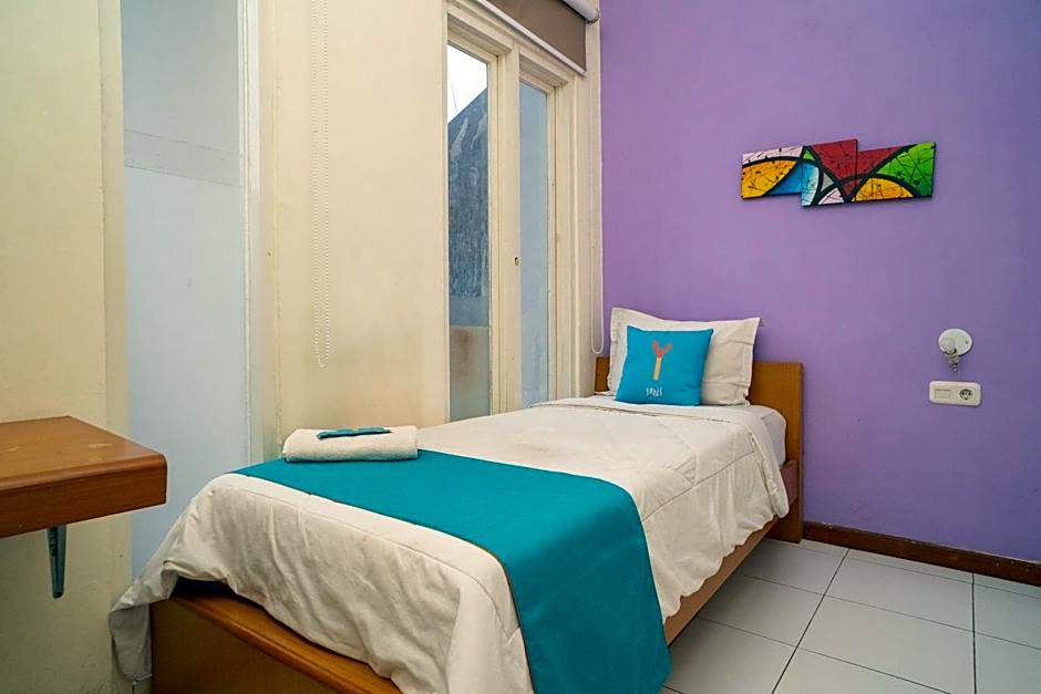 Sans Hotel FiFFa Pisang Kipas Malang