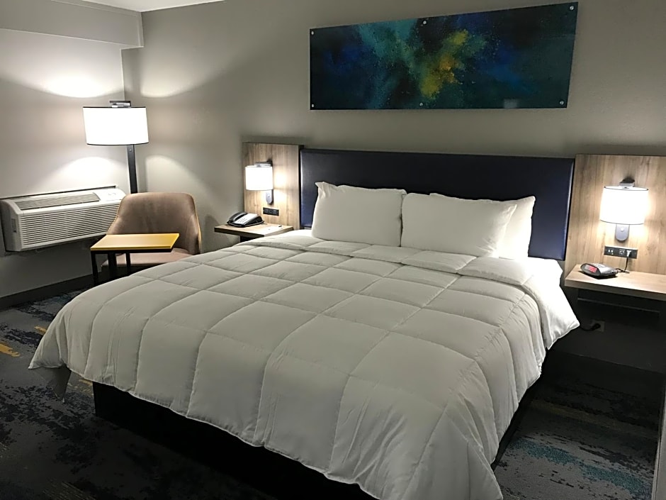 Clarion Pointe OKC Airport