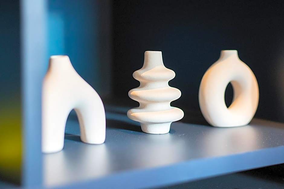 Gillis Eight Guest Rooms by Romy&Travis