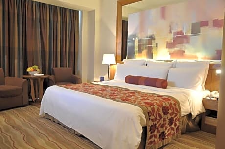 1 King Bed Non-Smoking Superior Room Air-Conditioned Wi-Fi