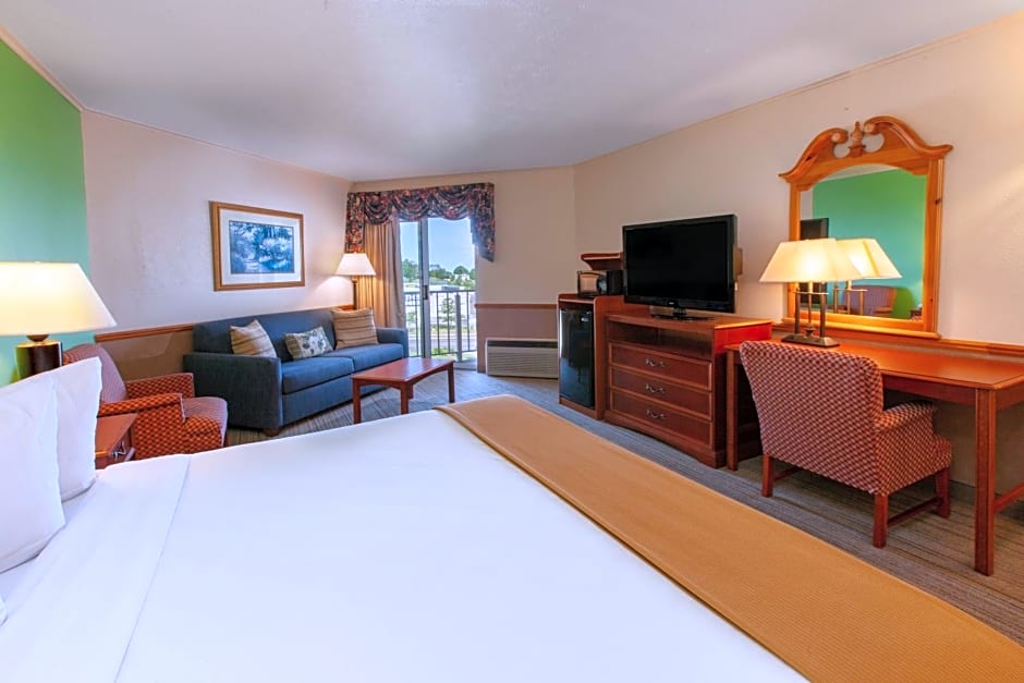 Apple Tree Inn; SureStay Collection by Best Western
