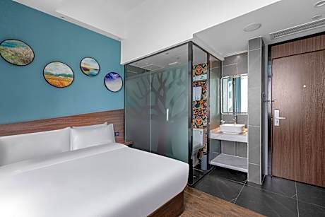 Standard Room with King Bed