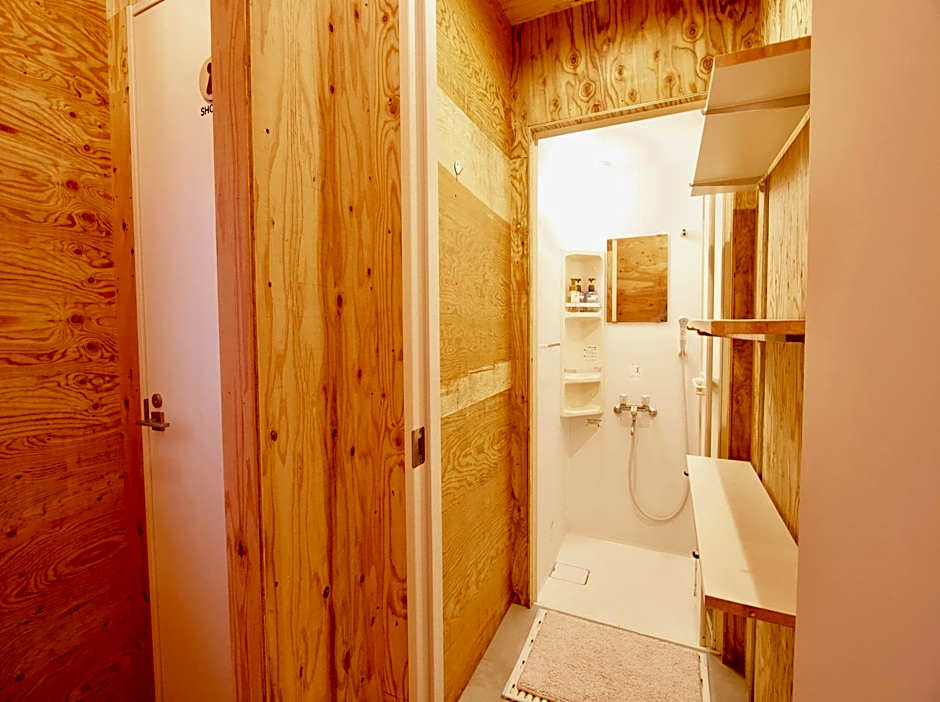 Ishigaki Guesthouse HIVE