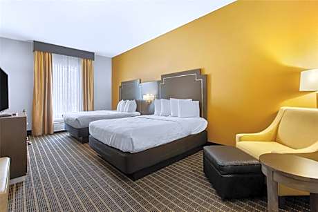 Queen Room with Two Queen Beds and Mobility Accessible Bathtub