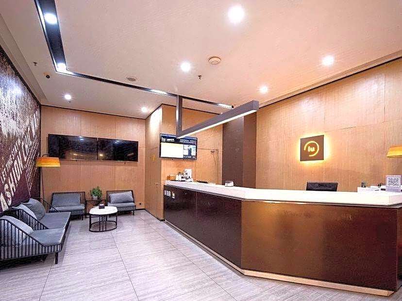 IU Hotel Chongqing Jiefangbei Hongyadong Chaotianmen