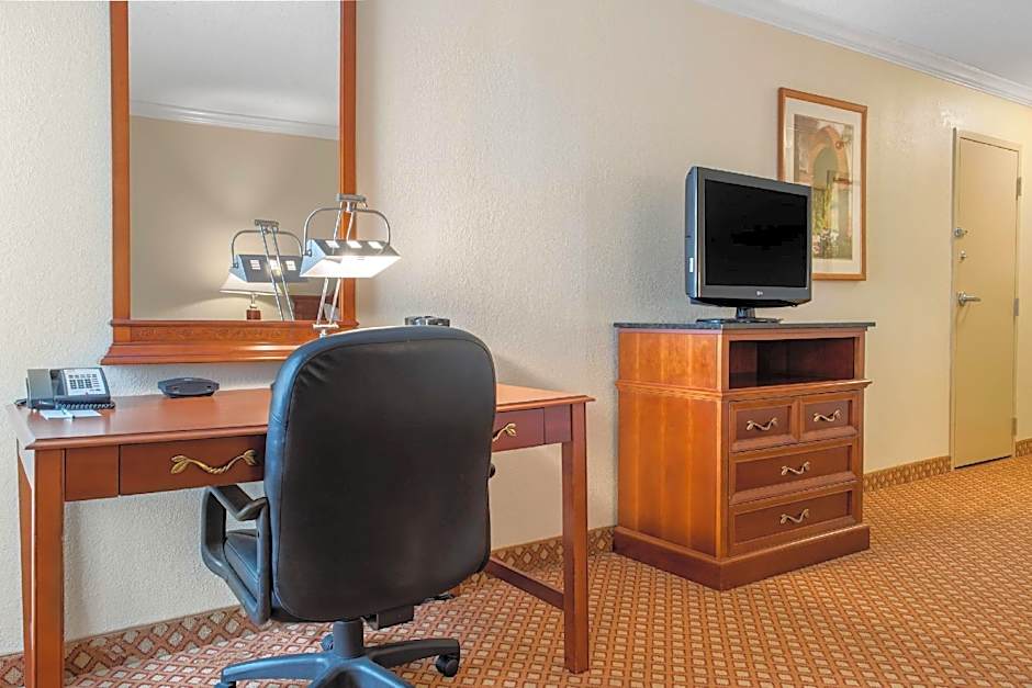 Quality Hotel Conference Center Cincinnati Blue Ash