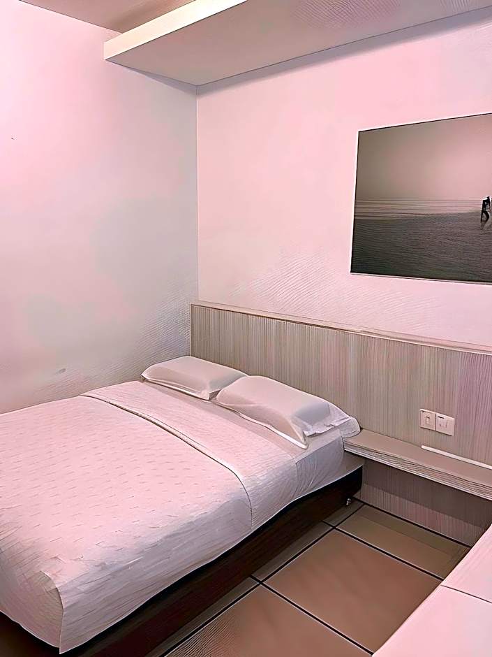 Coastline Hotel