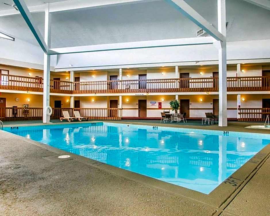 Econo Lodge Inn & Suites Stevens Point
