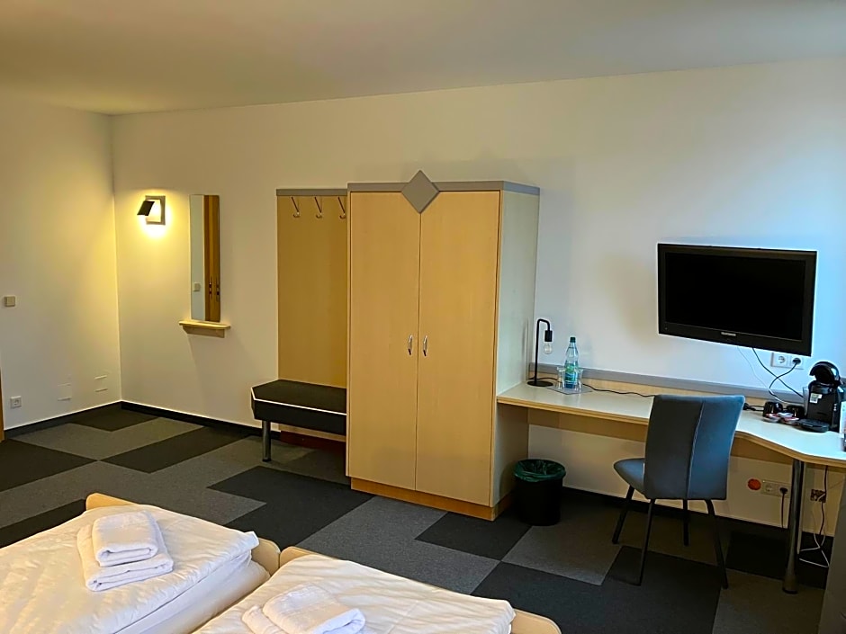 Room-24 - Zellwald