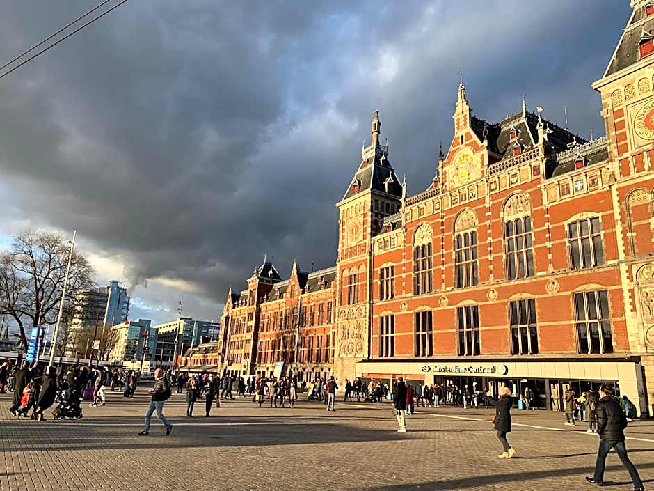 PH93 Amsterdam Central