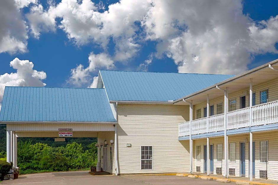 Photo 1 of 19 of Days Inn by Wyndham Hardy