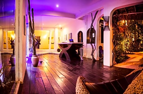 Kinbe Deluxe Boutique Hotel